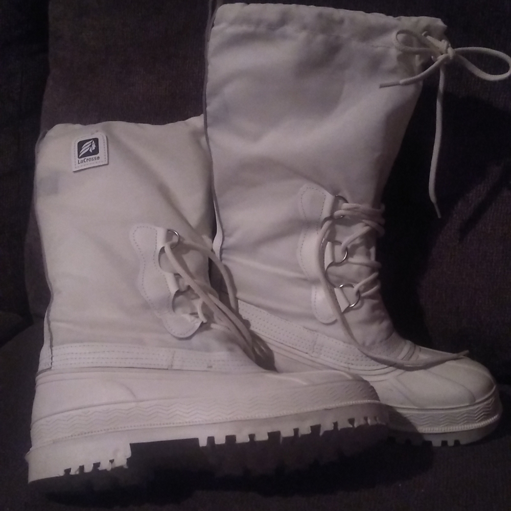 New No tags white winter boots